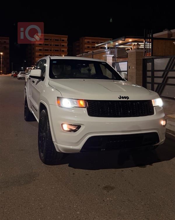 جيب جراند شيروكي 2017 للبيع في العراق - البصرة